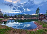 Готовый бизнес Продам базу отдыха у озера в сосновом лесу